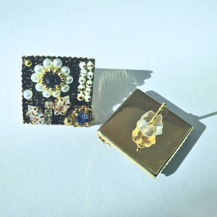 ノワールエクラ・スクエアピアス