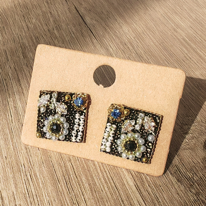 ノワールエクラ・スクエアピアス