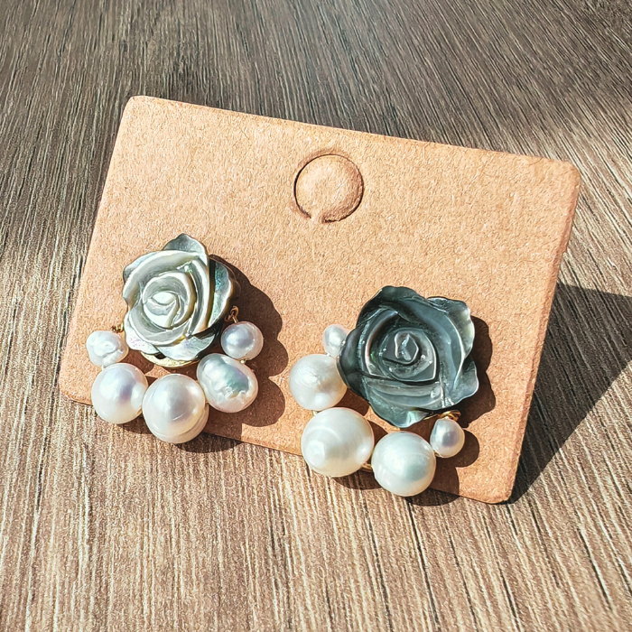 シェルローズ＆パールピアス