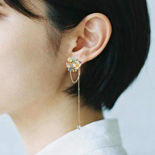 フラワーリースチェーンピアス　アシンメトリーデザイン