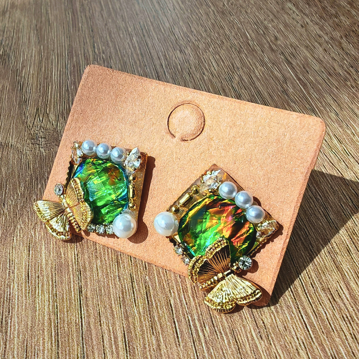 オーロラバタフライ・ビジューピアス