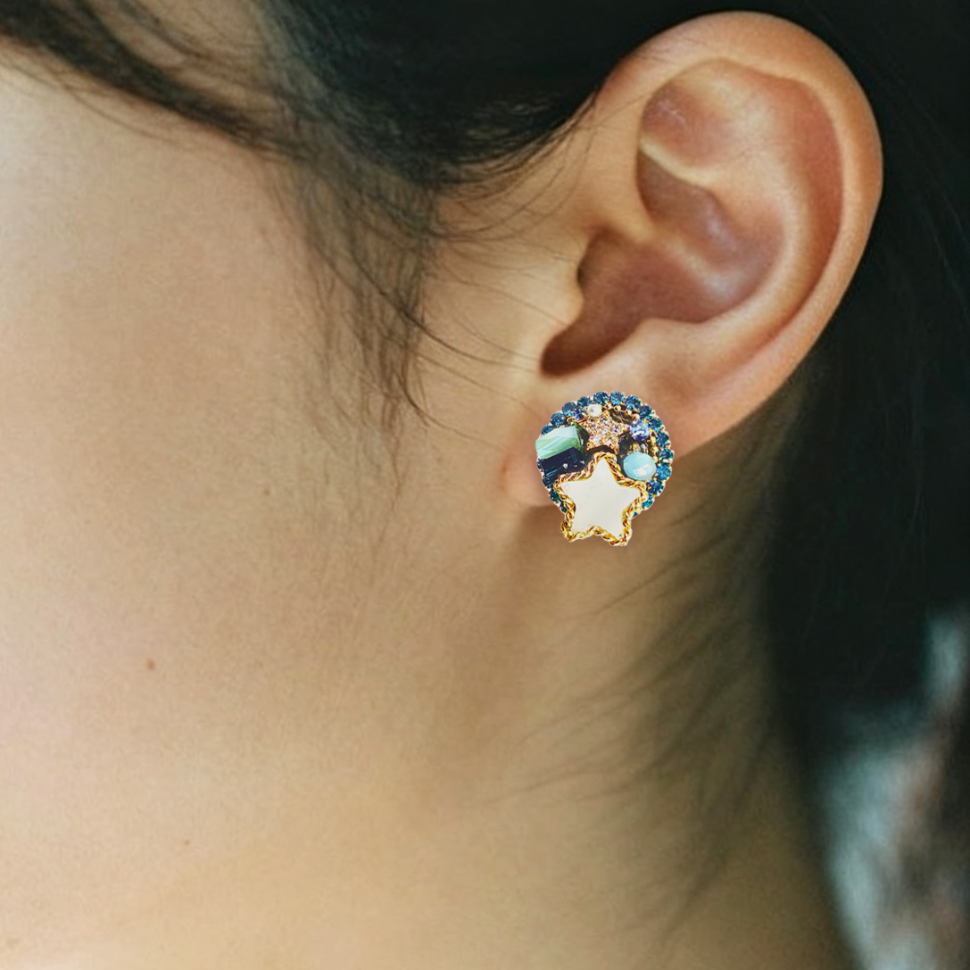 スターシャイン・シェルビジューピアス　グリーン