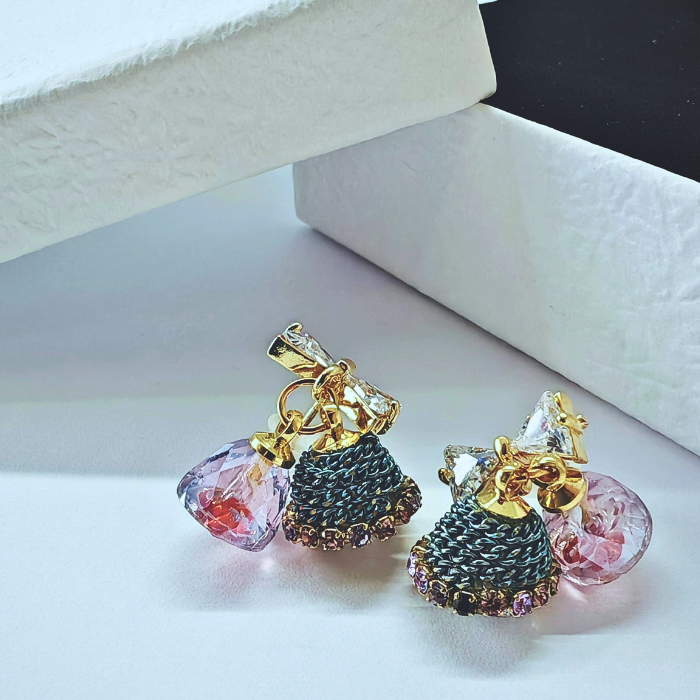 リボンベルチャームピアス